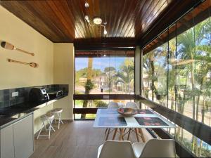 Fotografie z fotogalerie ubytování FLAT COM VARANDA E SERVIÇOS NO RIVIERA GREEN v destinaci Bertioga