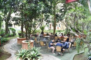 Jardí fora de Lorin Sentul Hotel