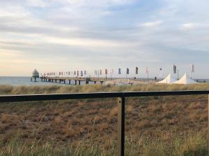 Frieda في زنغست: إطلالة على شاطئ به خيام ومحيط