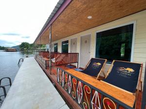 Balkón nebo terasa v ubytování Phu Naphat Resort