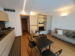 Photo de la galerie de l'établissement PETIT NID, à La Salle