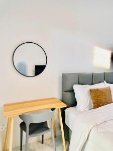 Sky View Home and Hostel Chiangmai客房内的一张或多张床位