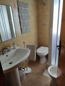 A bathroom at Villa Lina