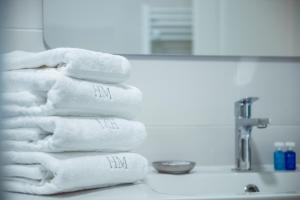 Et badeværelse på Hotel Meduza Estival + 117 billeder