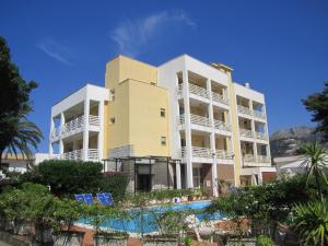 Bazén v ubytování Hotel Conchiglia d'Oro nebo v jeho okolí