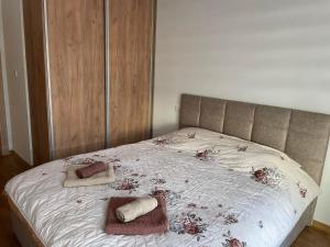 Katil atau katil-katil dalam bilik di Golden Apartments Skopje