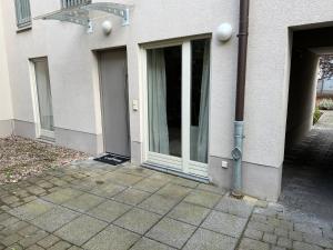 a door of a building with at Altstadt Perle - Modernes Flair in Erfurt in Erfurt