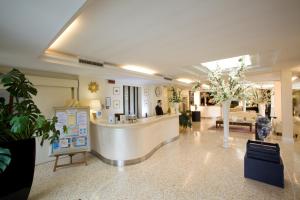 Vstupní hala nebo recepce v ubytování JR Resort Logos Forte dei Marmi + 37 fotografií