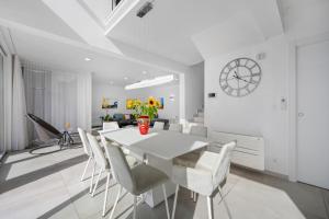 Posedenie v ubytovaní Villa Plava Voda Luxury Villas