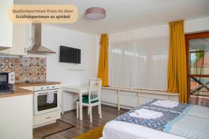Kuchyň nebo kuchyňský kout v ubytování Tulip Home Guest House
