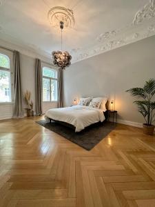 Gallery image of Room in luxurious apartment in Hamburg