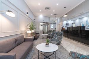 Posezení v ubytování Sandman Hotel Grande Prairie