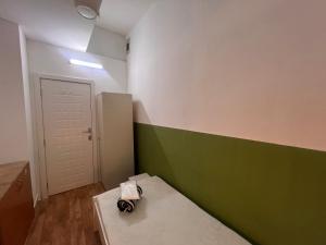 Fotografie z fotogalerie ubytování Bachelor Partition Room in Tecom Near Internet City Metro v Dubaji