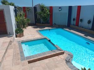 Der Swimmingpool an oder in der Nähe von R & E Good vibes