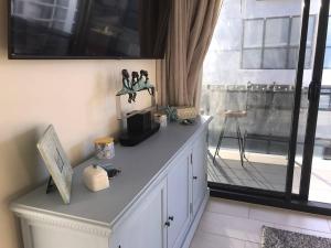 Gallery image of Mooloolaba First Ave First Light Apt Ocean Views 12th floor in Mooloolaba +37 photos