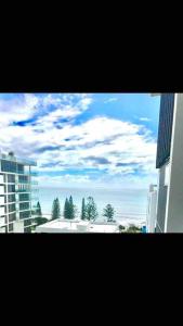 Gallery image of Mooloolaba First Ave First Light Apt Ocean Views 12th floor in Mooloolaba