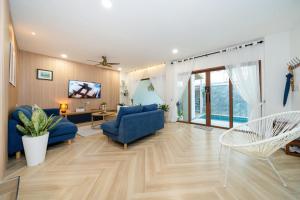 Et tv og/eller underholdning på Prime Patong-5BR-6BR pool villa See photo BEFORE BOOK