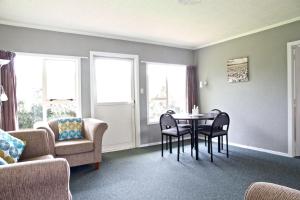 Posezení v ubytování 252 Beachside Motels & Holiday Park