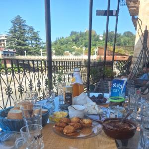 Fotografie z fotogalerie ubytování HOTEL caravan palace v destinaci Kutaisi + 72 fotografií