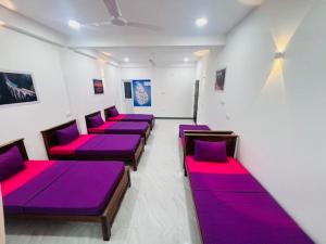TV o dispositivi per l'intrattenimento presso Concey Transit Hotel Airport view