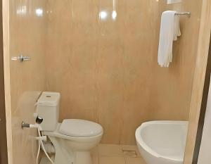Bilik mandi di Traveller's Hostel Hikkaduwa