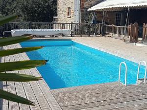 Bassein majutusasutuses Gîte de Cayssie või selle lähedal