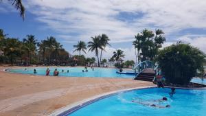 Piscine de l'établissement Studio Ti Karanbol RDC vue mer dans Résidence de Tourisme ou située à proximité