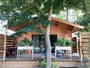 Κήπος έξω από το Le chalet Hosta