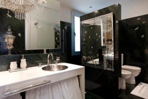 Koupelna v ubytování HoHomes - Luxury Palacete