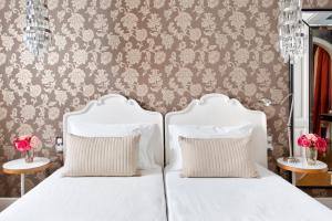 Postel nebo postele na pokoji v ubytování HoHomes - Luxury Palacete