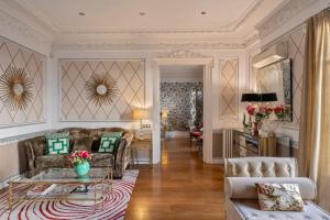 Posezení v ubytování HoHomes - Luxury Palacete