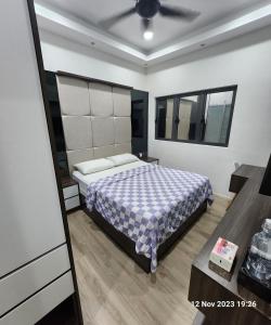Кровать или кровати в номере Luxury Skysoho Level 37 @ Gandaria Bangi