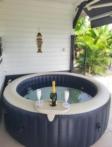 Joogid majutusasutuses les tiny houses d'akapa