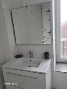 Φωτογραφία από το άλμπουμ του Serrimmo - appartement Aude σε Bléneau +8 φωτογραφίες