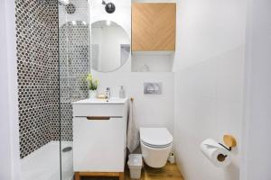 Kúpeľňa v ubytovaní Powiśle Solec City Centre! Private Parking + 23 fotografií
