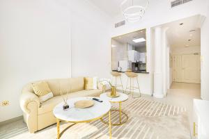 Kuchyň nebo kuchyňský kout v ubytování Luxury 1 Bedroom On Marina Walk