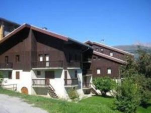 Здание апартаментов/квартиры +8 фотографий