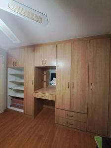 Η κουζίνα ή μικρή κουζίνα στο Station Home