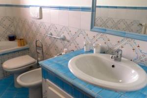 Ένα μπάνιο στο Villa del Carrubo a due passi dal mare di Cefalù +51 φωτογραφίες
