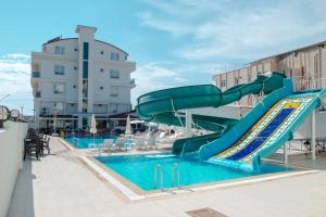 Πισίνα στο ή κοντά στο Sarp Hotel Kadriye