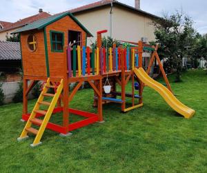 Parc infantil de ETNO Selo STRAŽA