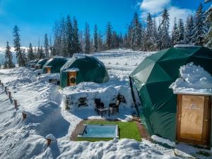 Obiekt Peak Glamp & Jacuzzi zimą