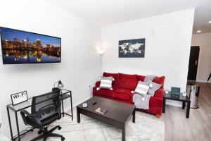#1 Royal red studio suite w/ workout room and W/D