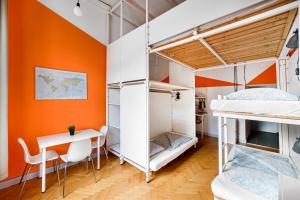 Kuchyňa alebo kuchynka v ubytovaní Avenue Hostel