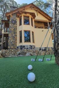 Gallery image of CABAÑA SIMA TOSCANO, Minigolf, Fogatero exterior y Área Infantil in Mazamitla
