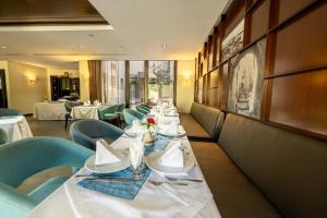 Posezení v ubytování Lalla Doudja Hotel