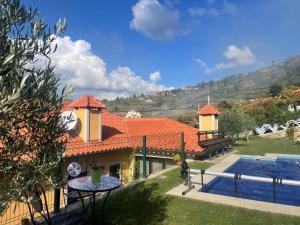 Uma vista geral da montanha ou uma vista da montanha a partir da casa de férias