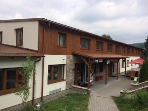 Budova, v ktorej sa apartmán nachádza + 26 fotografií