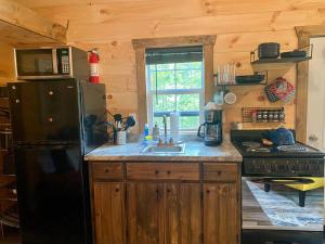 Kuchyň nebo kuchyňský kout v ubytování ML Red River Gorge-Couples & Climbing getaway