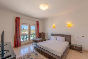 Postel nebo postele na pokoji v ubytování Golf Luxury villa with private pool + 20 fotografií